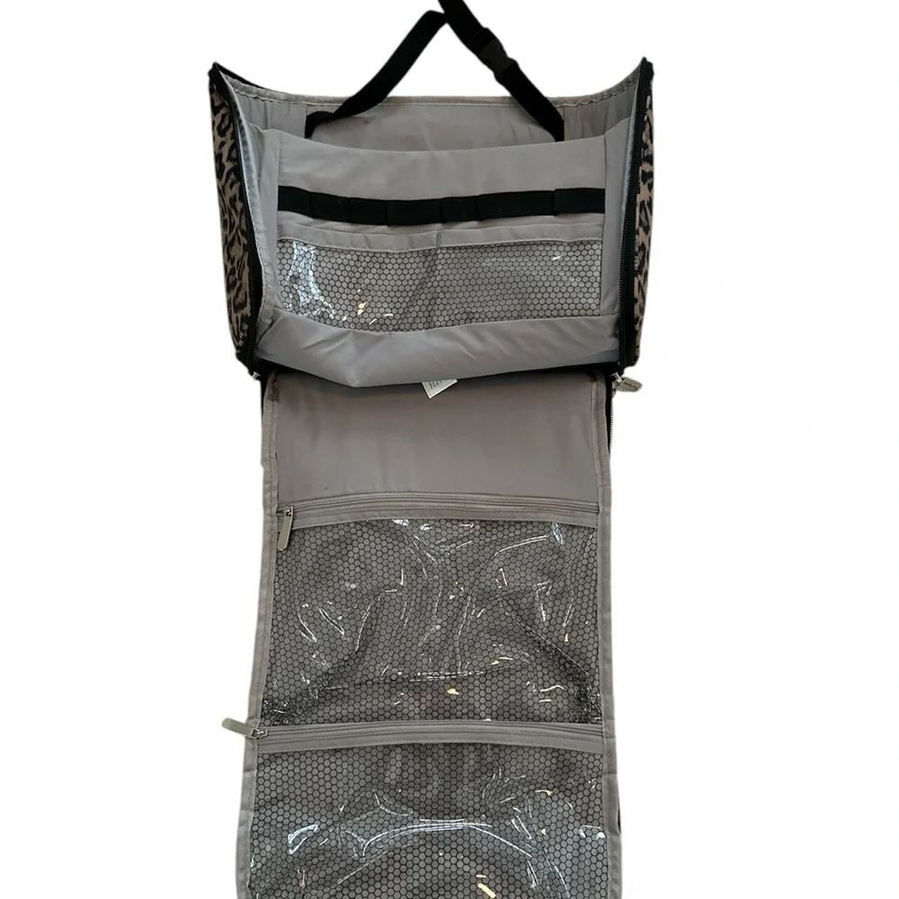 Travelon Hanging Toiletry Bag, Leopard Print, Like New